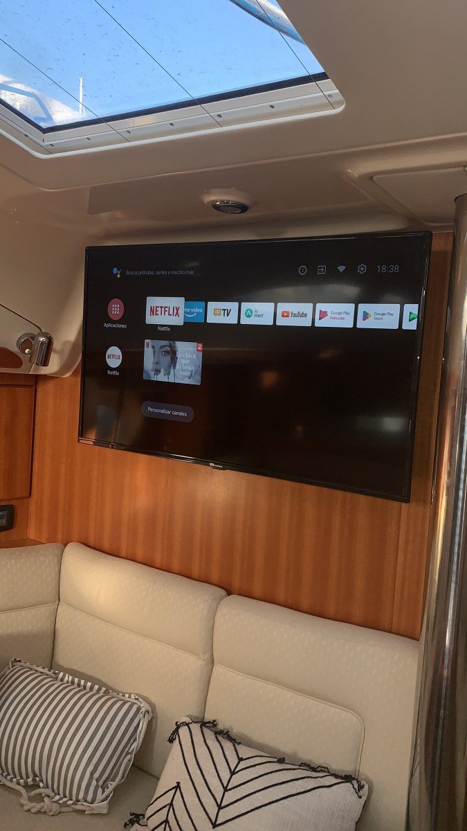 Velero - Elan Marine - 10 personas