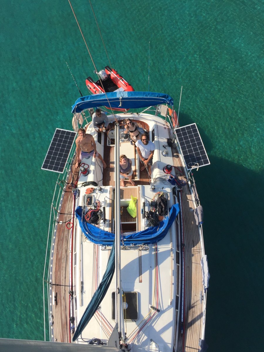 Descubre la isla de Menorca a bordo de un velero.