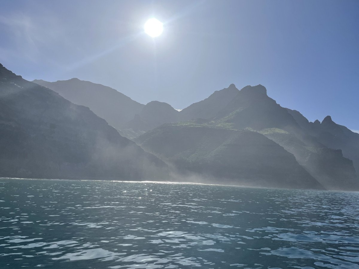 Die Playa Güigüí vom Meer aus