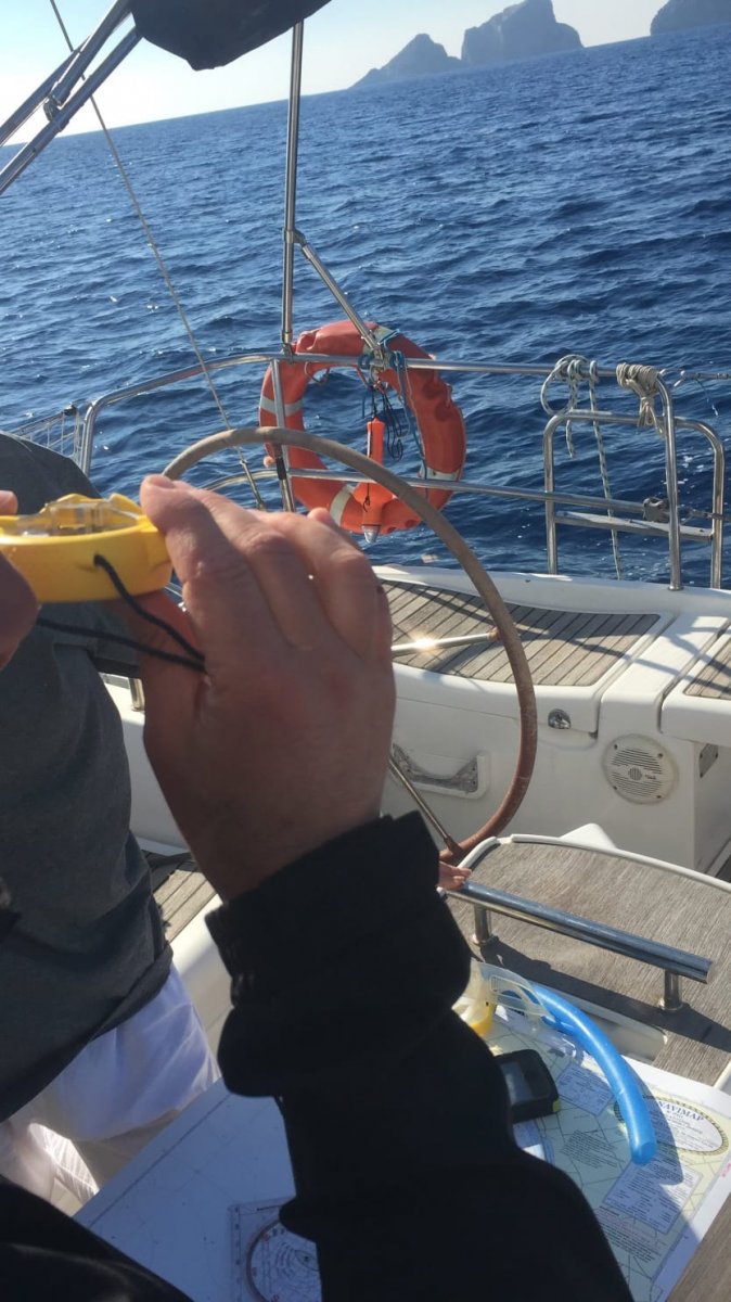 Boat sailing course in Sardinia