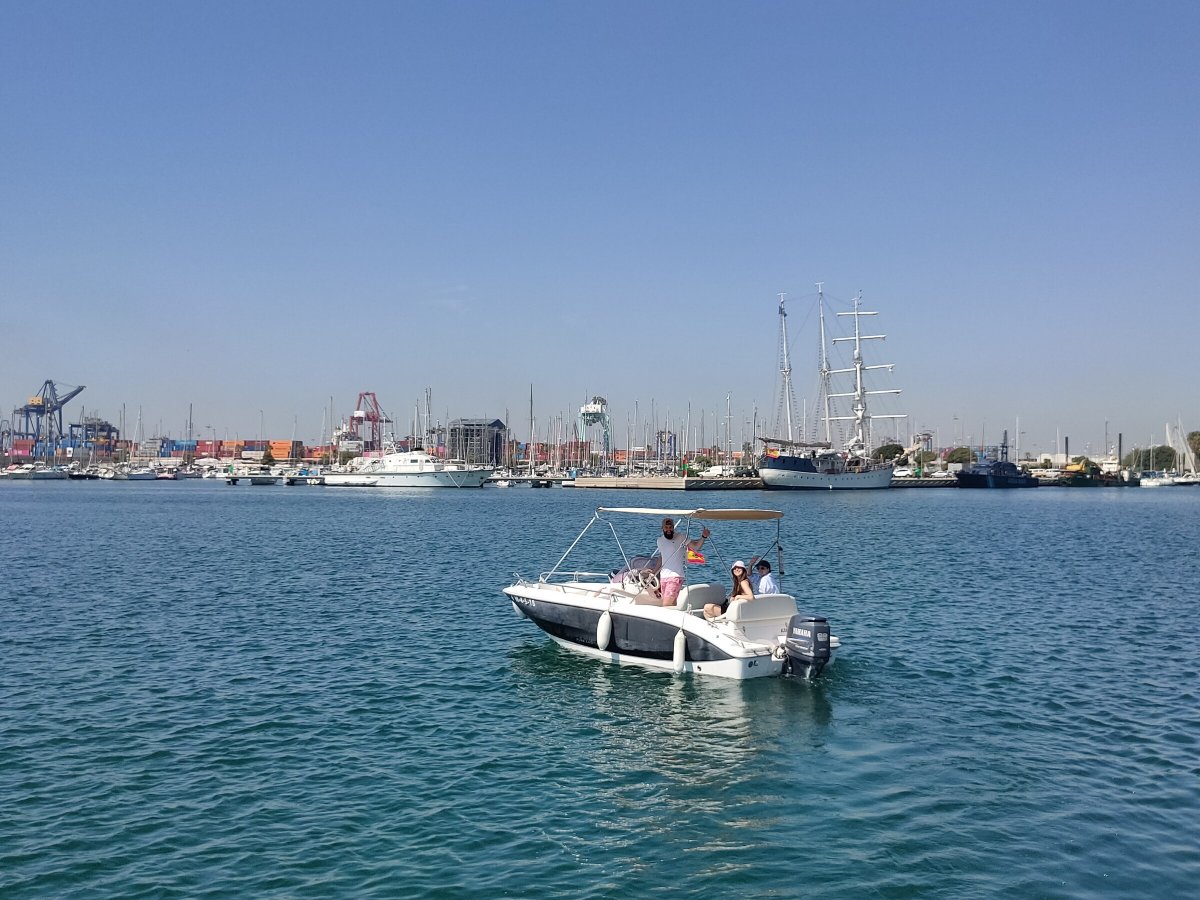 Sessa - 6 {{i18n.capacity}}