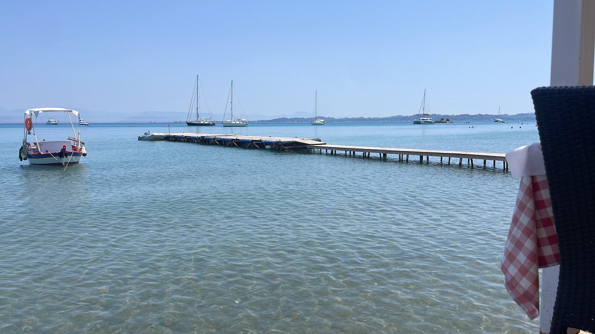 Yacht di lusso sulle coste di Corfù, Grecia