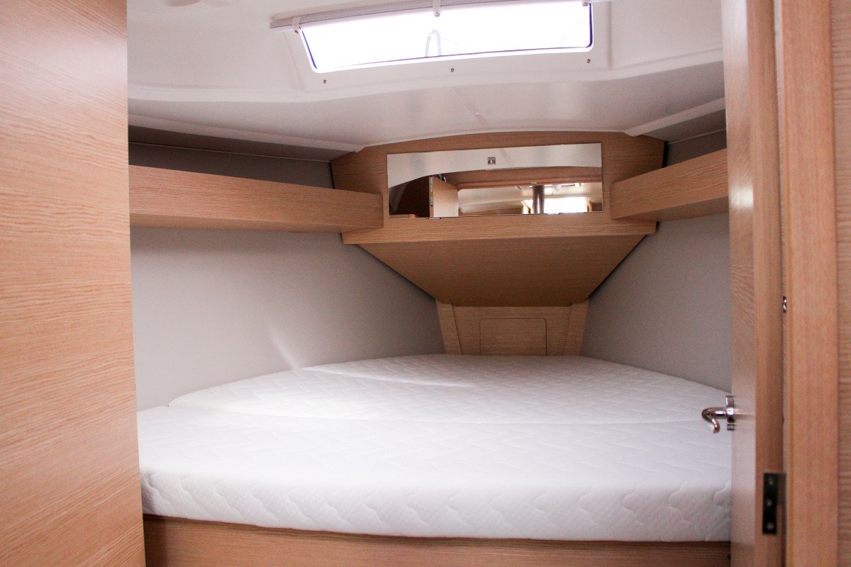 Velero - Dufour Yachts - 360