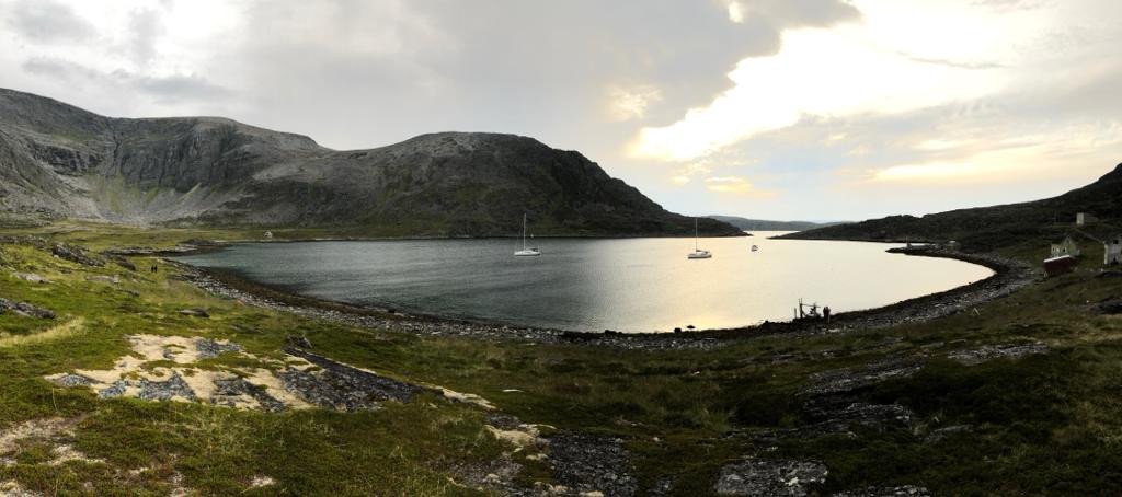 Sailboat journey to the tomb of the midnight sun