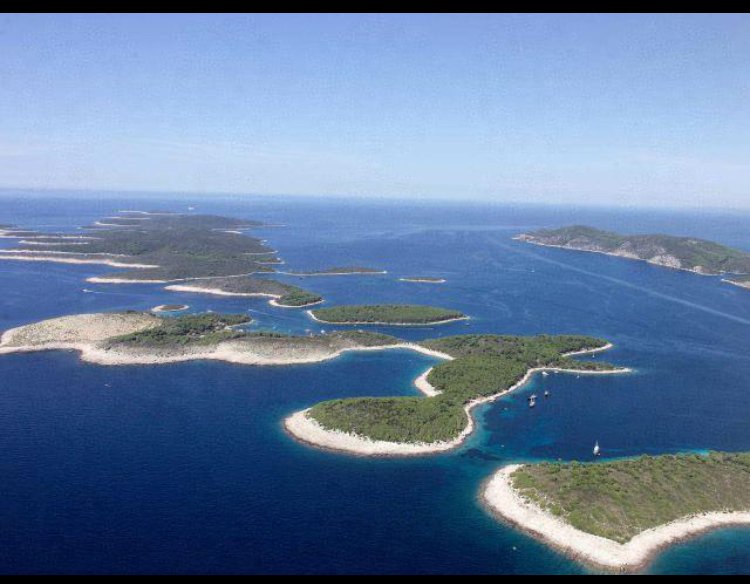 Relaxation and adventure in Croatia's bays