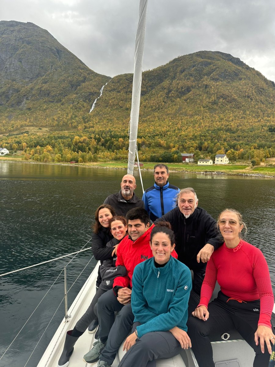 Erkunden Sie die Costa Brava mit unserem Fortgeschrittenen Segelkurs