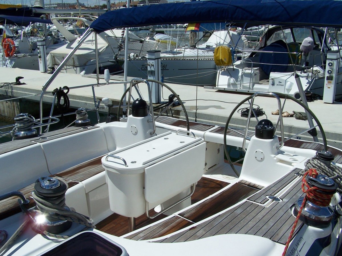 Bavaria Yachts - 2000