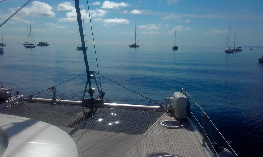 Catamarano con skipper per una settimana di avventura in barca a vela a Ibiza