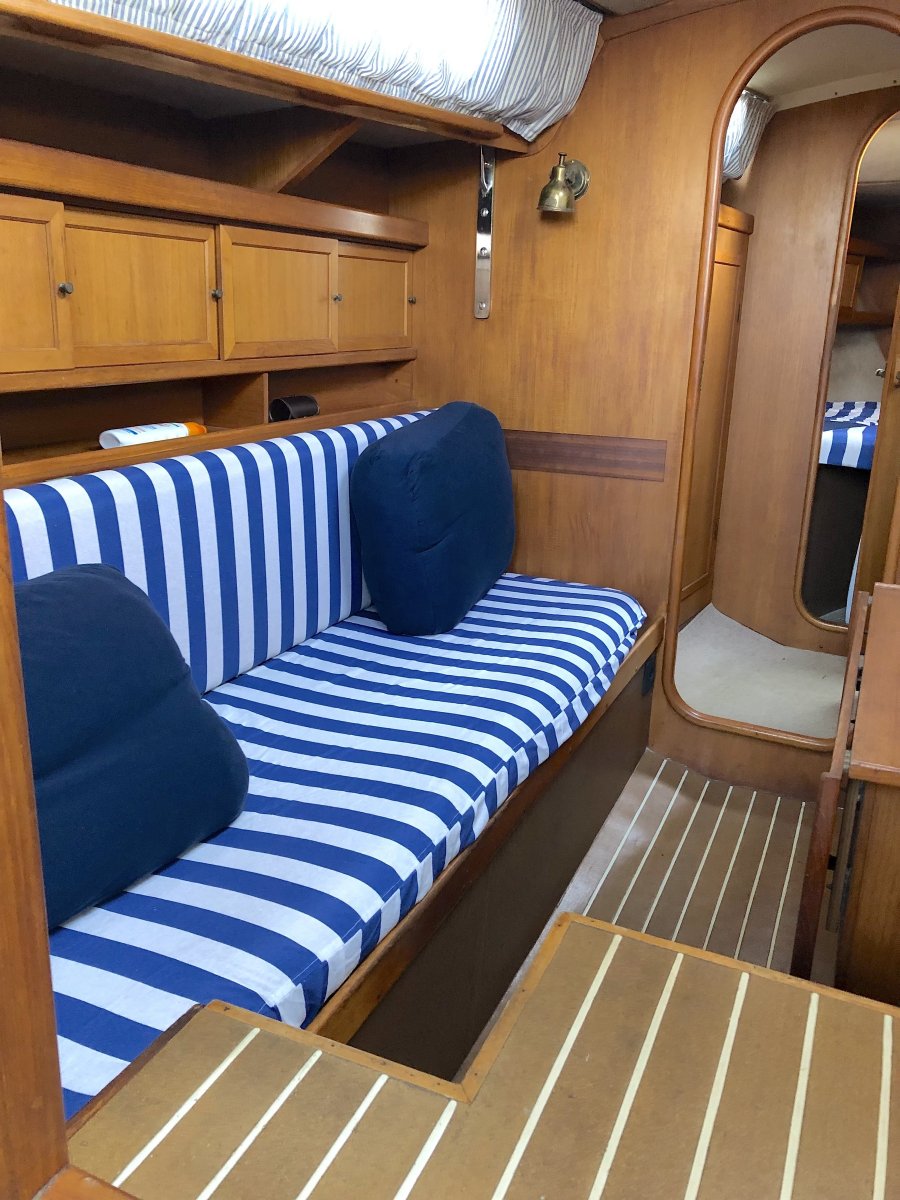 Sailboat - Astilleros Construcciones One Off - Mascot 33