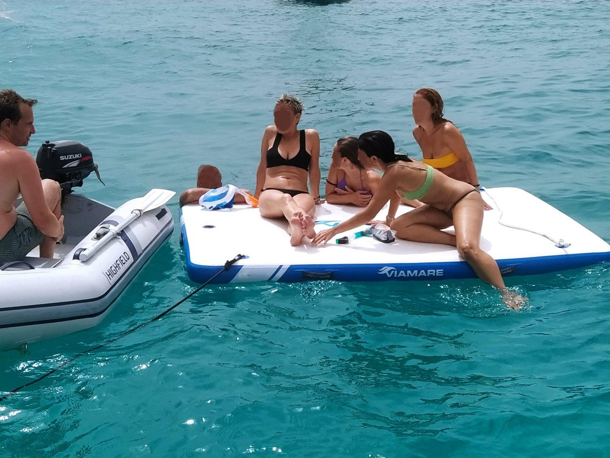 Velero en Ibiza con snorkel, aperitivo y bebida