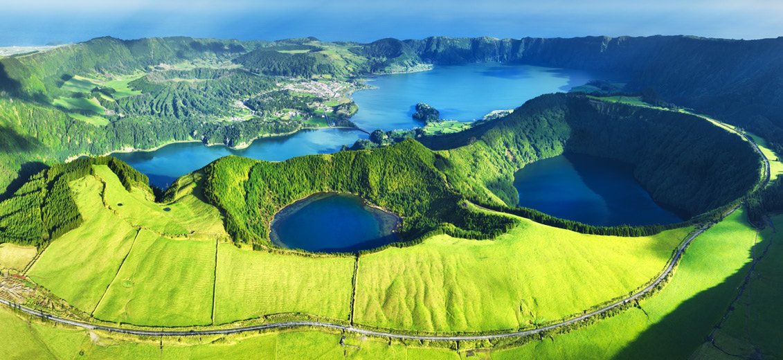 Discover the Caribbean islands on a boat trip