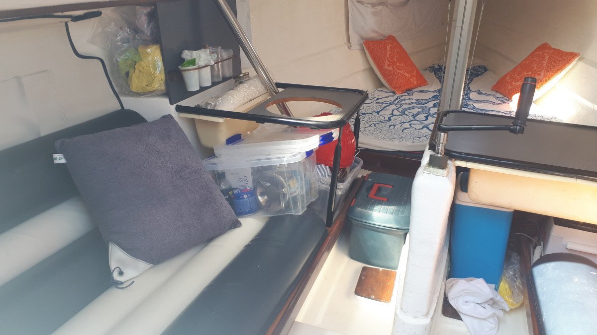 Erkunden Sie die versteckten Buchten und Küsten Sardiniens auf einer Bootstour.