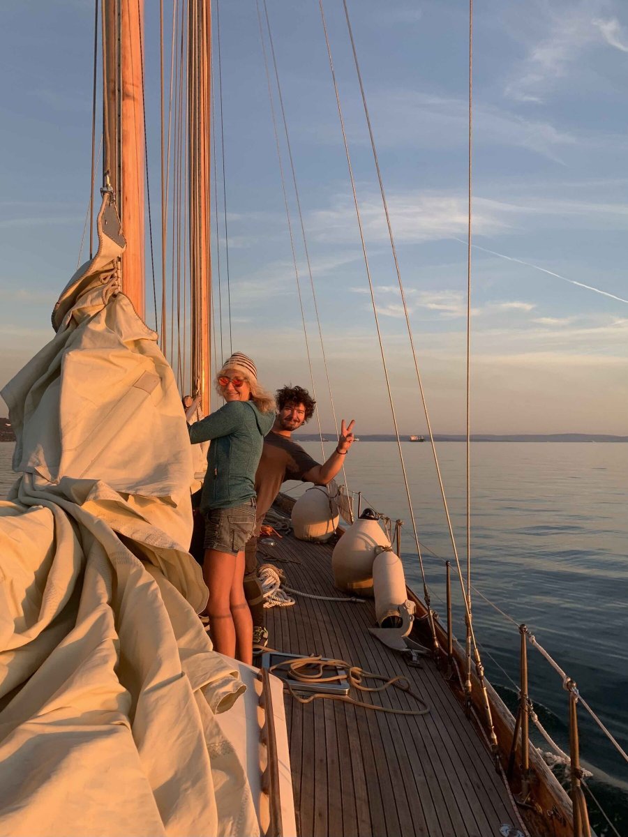 Die Schönheit des Adriatischen Meeres von einer historischen Yacht aus entdecken