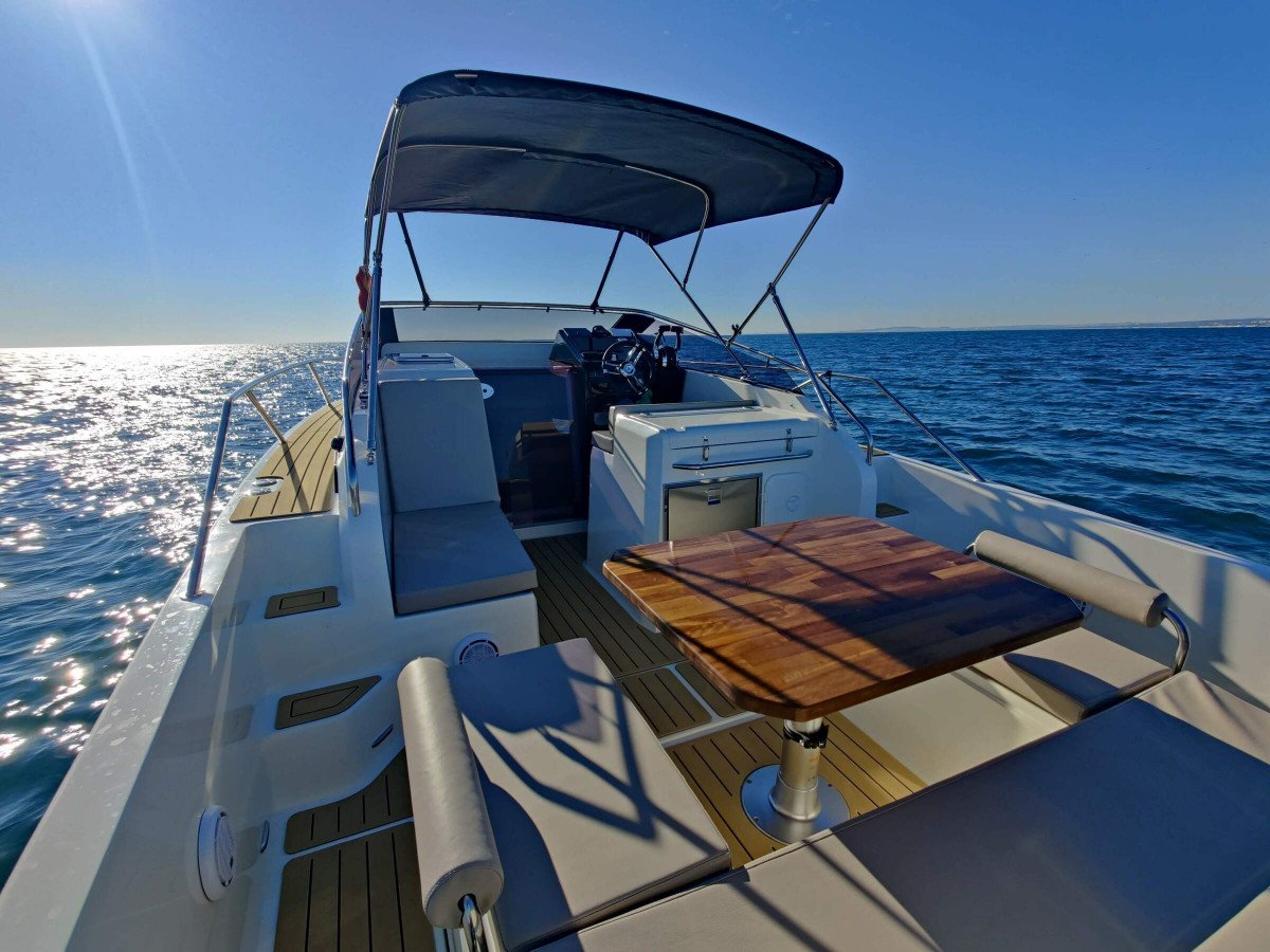 Motorboat - Nuva Yachts - 8 meters