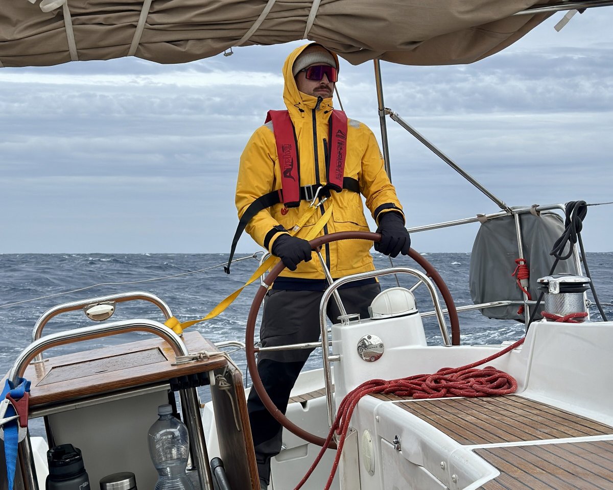 Boat journey through the English Channel: London to Brest