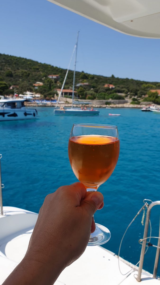 Disfruta de un viaje en barco por Mallorca.