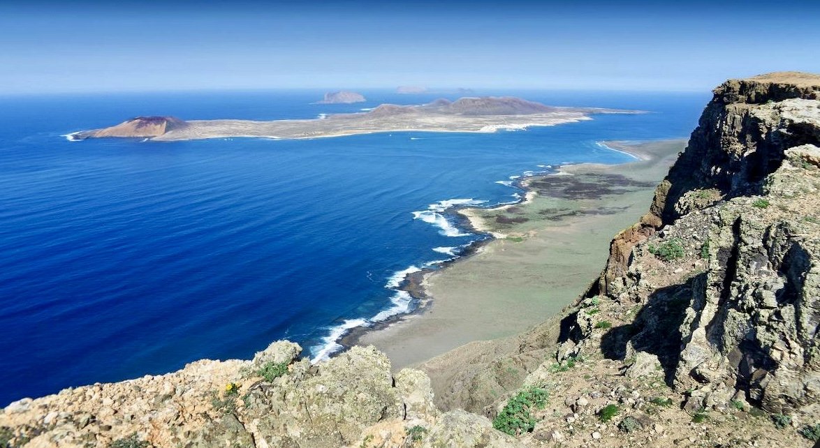 Esplora le isole della Macaronesia con un'escursione in catamarano