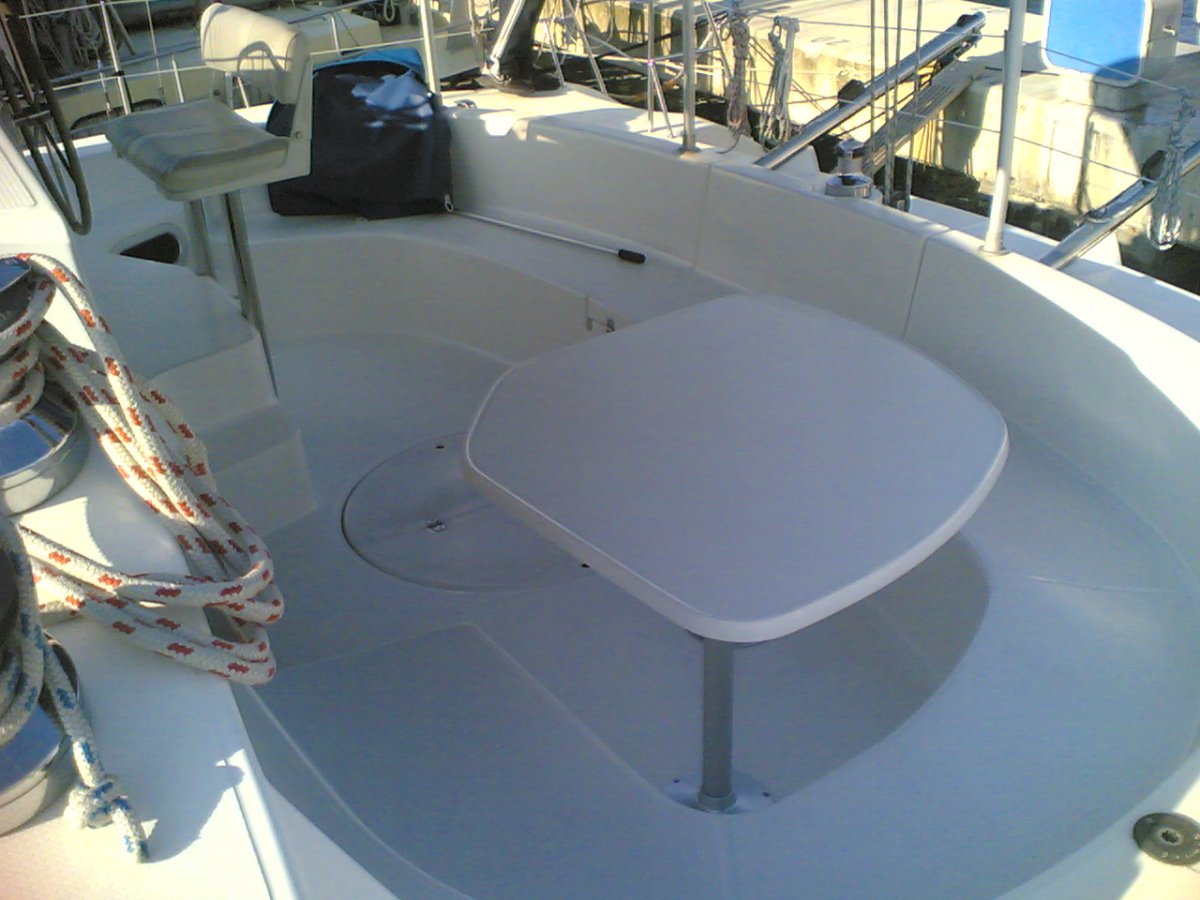 Catamaran - Fountaine - 4 cabins