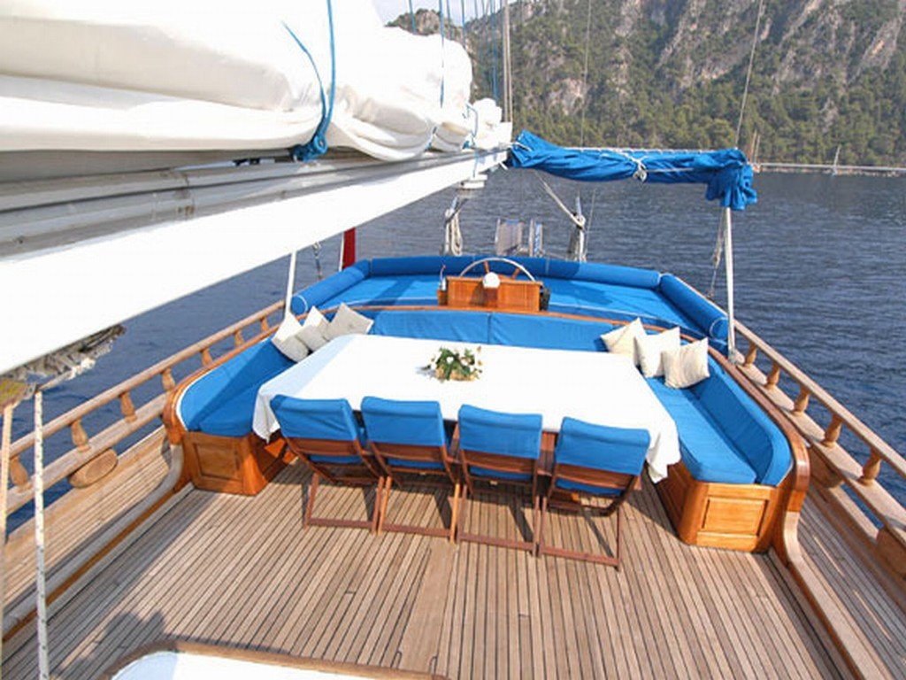 Entdecken Sie die griechischen Inseln auf einer Luxus-Yacht