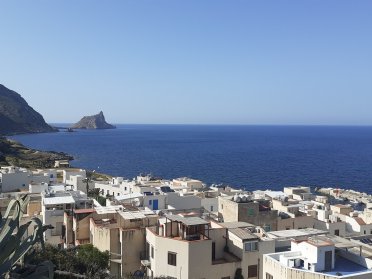 Discovering Sicily and Egadi islands from Trapani on my catamaran