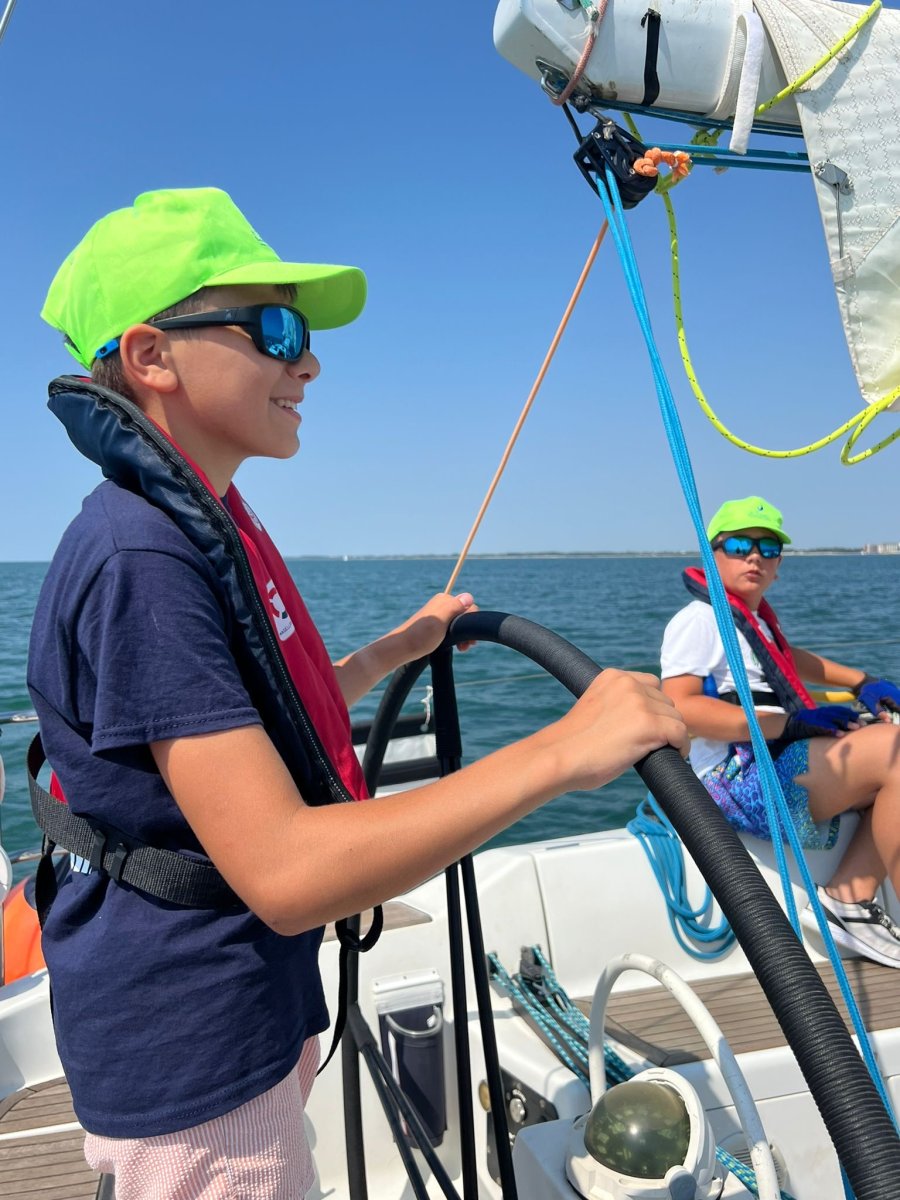 Discover boat navigation with our specialized courses.