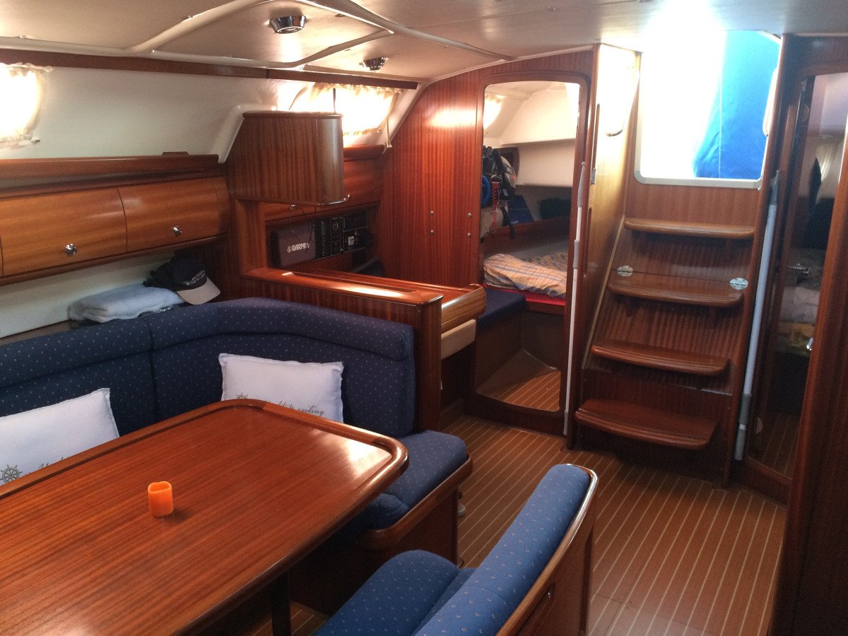 Bavaria Yachts - 11.87 metros