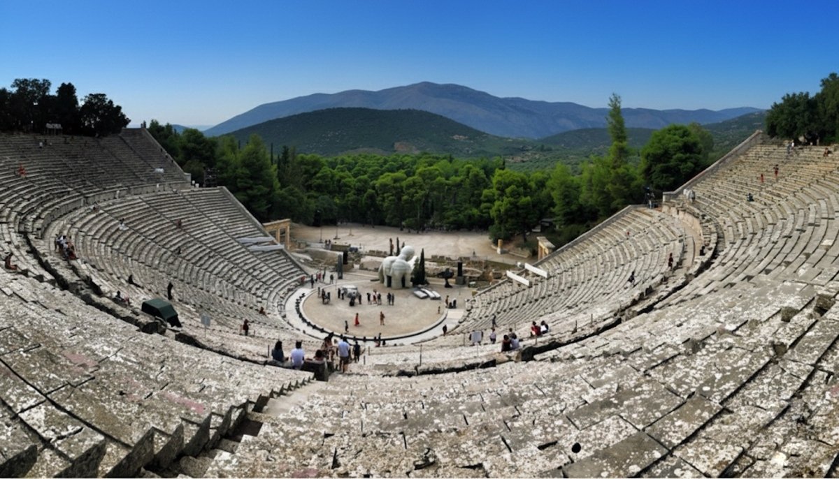 Disfruta de una excursión en barco por las aguas cristalinas