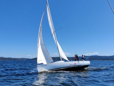 Jornada de navegación en el embalse de El Burguillo