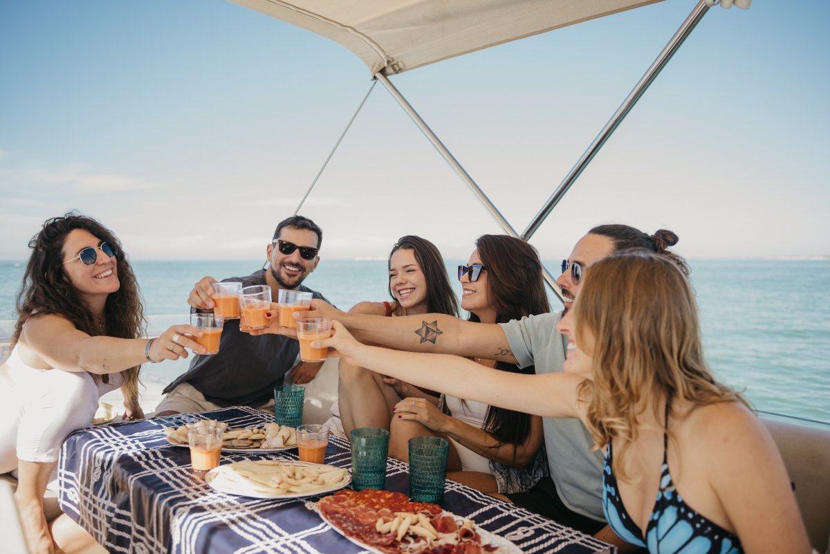 Discover the Bay of Cadiz with a charming boat ride
