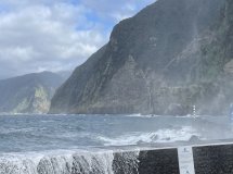 Vivi l'emozione di navigare in mare aperto con i nostri esperti istruttori