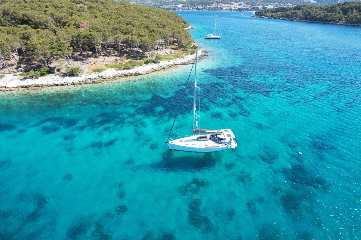 Sailing course in the Mediterranean