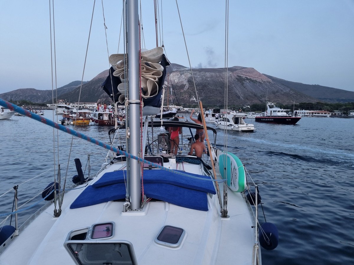 Una semana de navegación en las islas Eolias