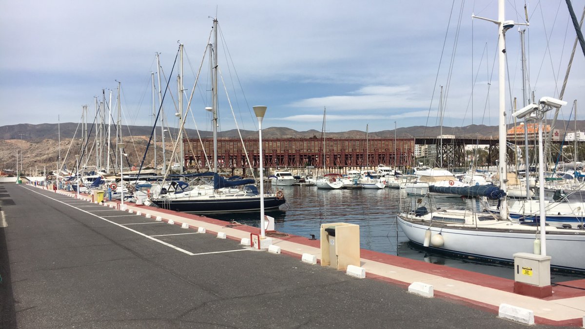 Viaje en barco por el mar: ¡8 días de diversión!
