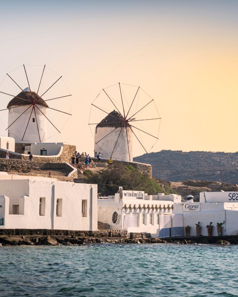 Navega desde Mykonos a Kos con hostess profesional