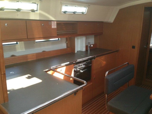 Bavaria Yachts - 4 cabins