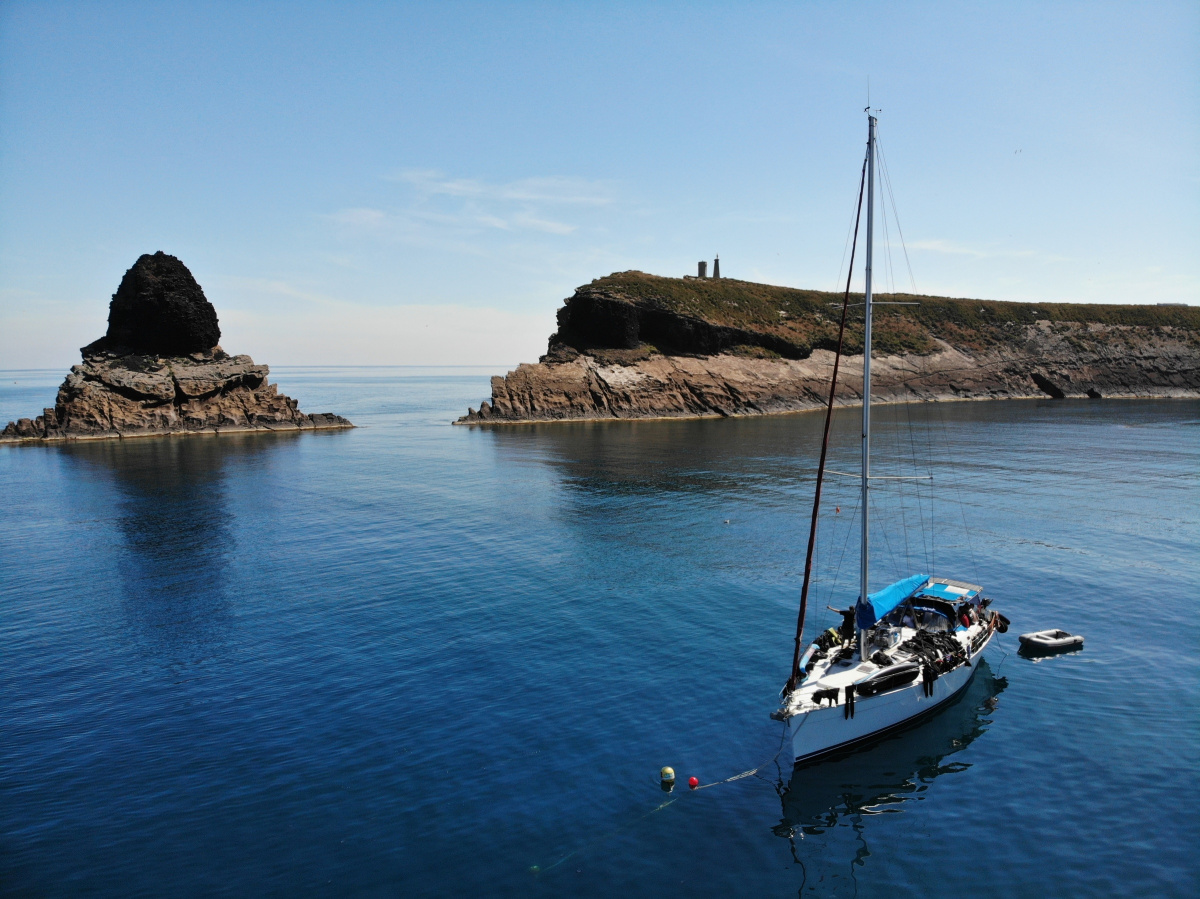 Relajarse en el cálido sol del Mediterráneo