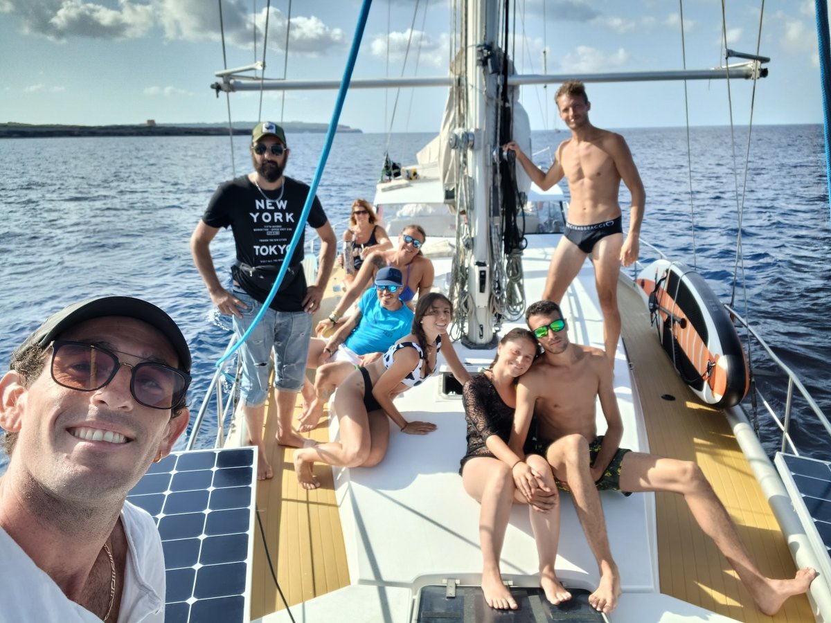 Segeln mit einem Yacht im Mittelmeer