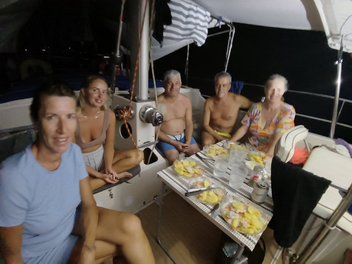 Explora las hermosas calas y playas de Mallorca en nuestro barco