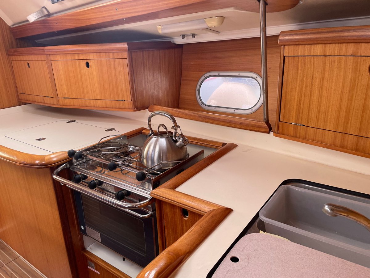 Dufour Yachts - 2 baths