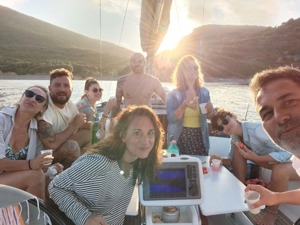 Viaje de un día en barco a Cerdeña desde Córcega
