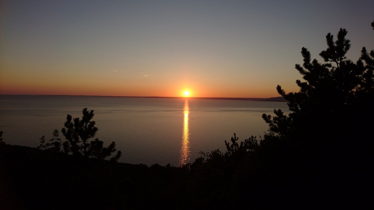 Bootsfahrt durch die kristallklaren Gewässer Kroatiens