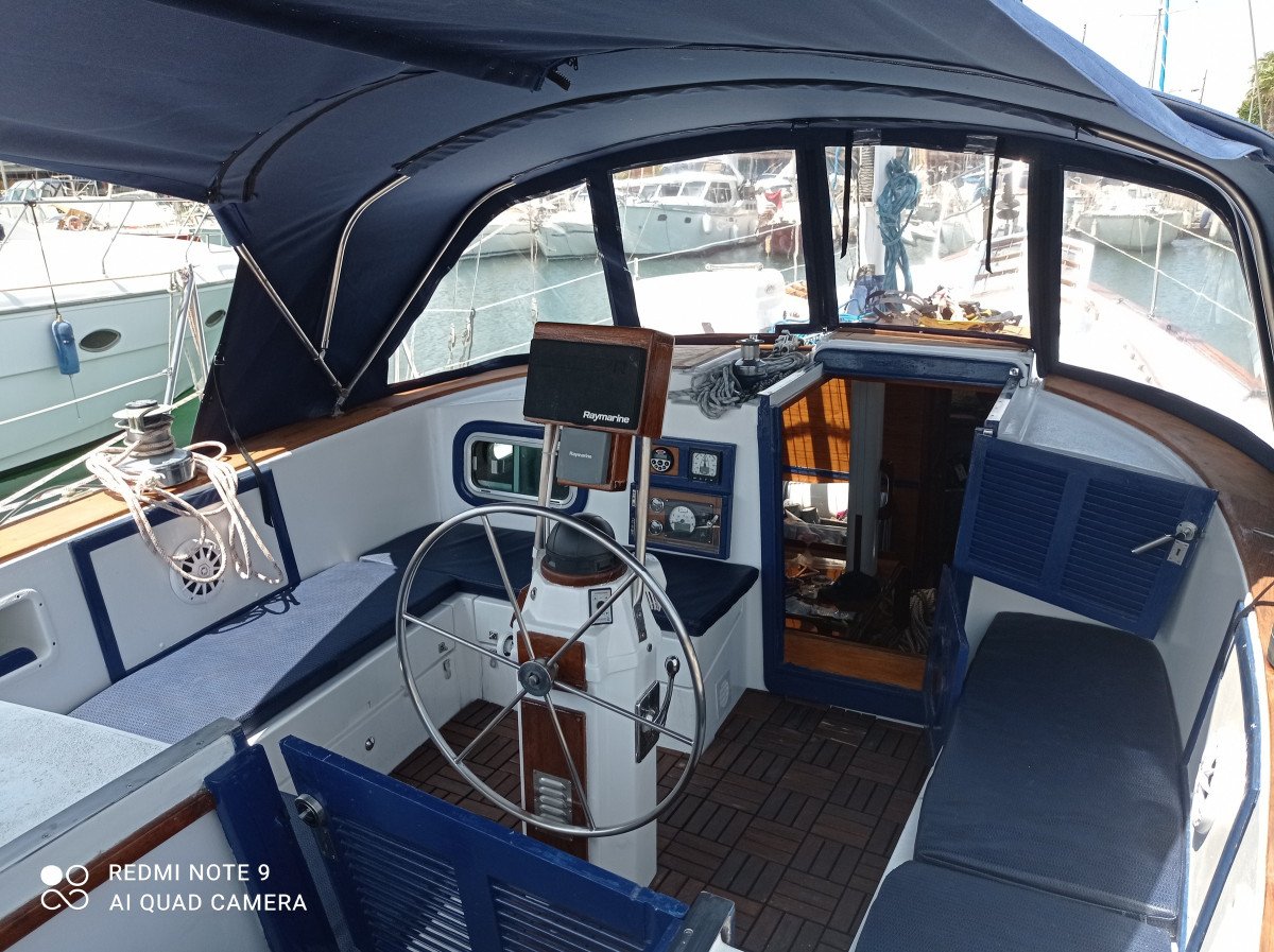 Menorca boat trip and yoga retreat