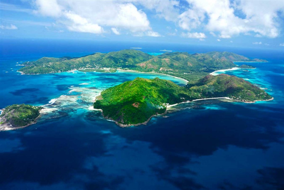 route in flotilla Seychelles Islands