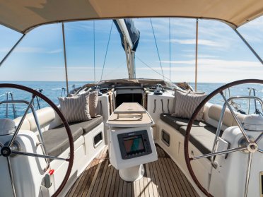 Descubre el encanto del sur de Ibiza y las joyas costeras de Formentera