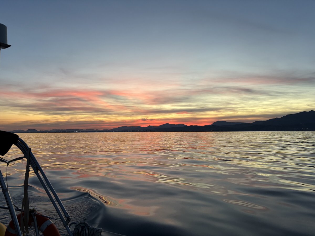 Veliero privato per gruppi ad Alicante al tramonto