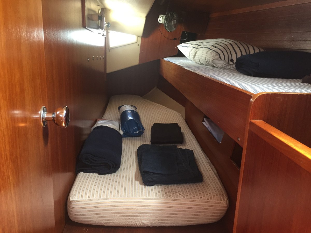 Sailboat - Grand Soleil - 6 people