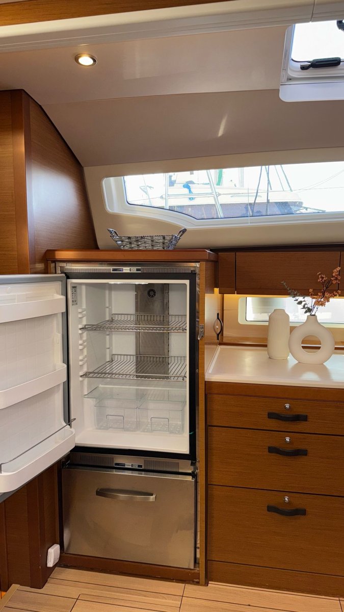 Barca a vela - Jeanneau - 12 persone