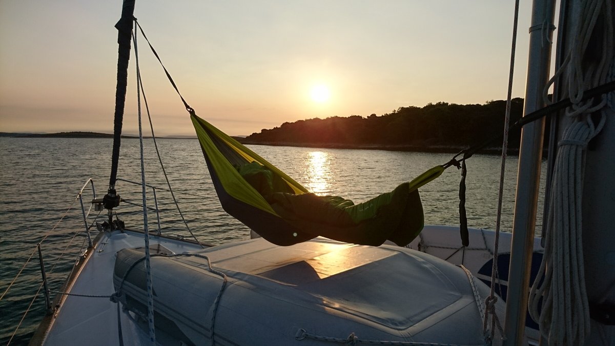 Segelboote im Sonnenuntergang