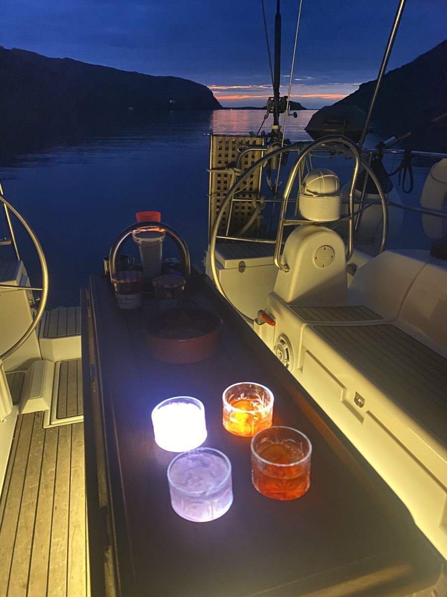 Connettiti con la natura in un viaggio in barca a vela