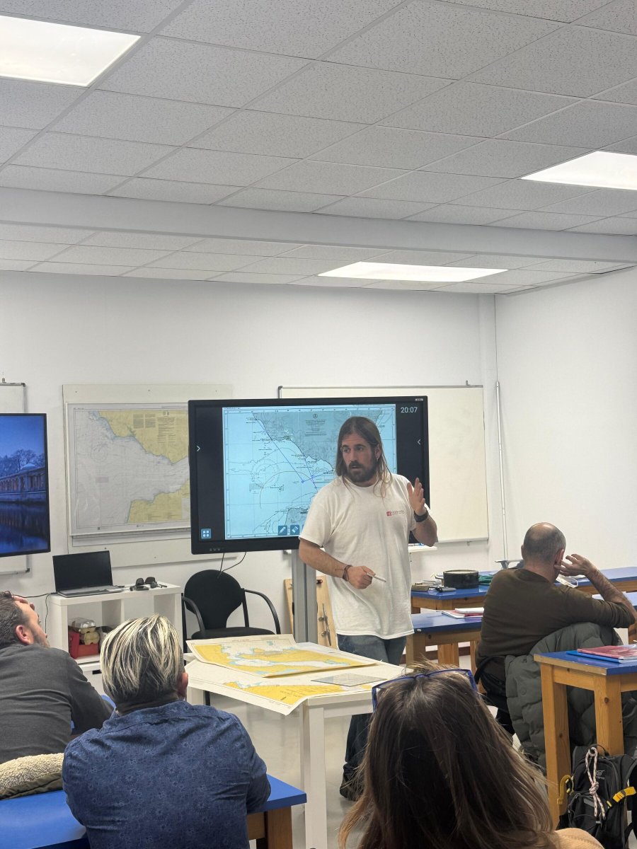 Aprende motor, radio y vela en nuestro curso